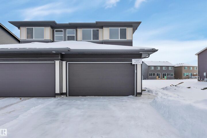 Property Photo: 5631 Hawthorn Way SW AB T6X 3K7