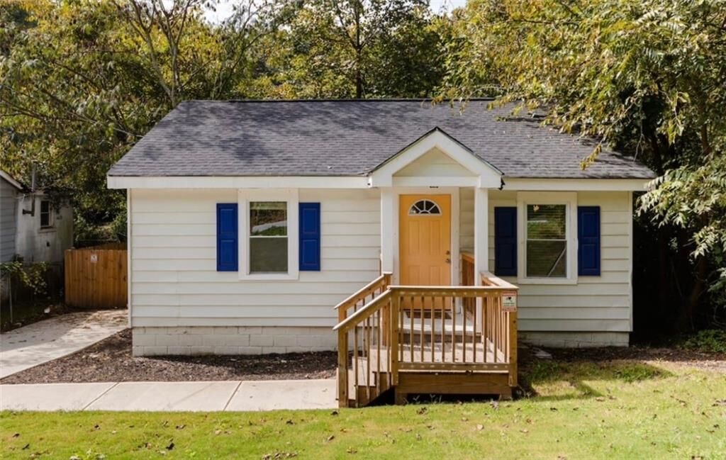 Property Photo:  116 Holly Road NW  GA 30314 