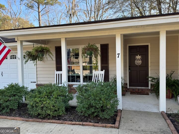 Property Photo: 7 Goldfinch Court W GA 31419