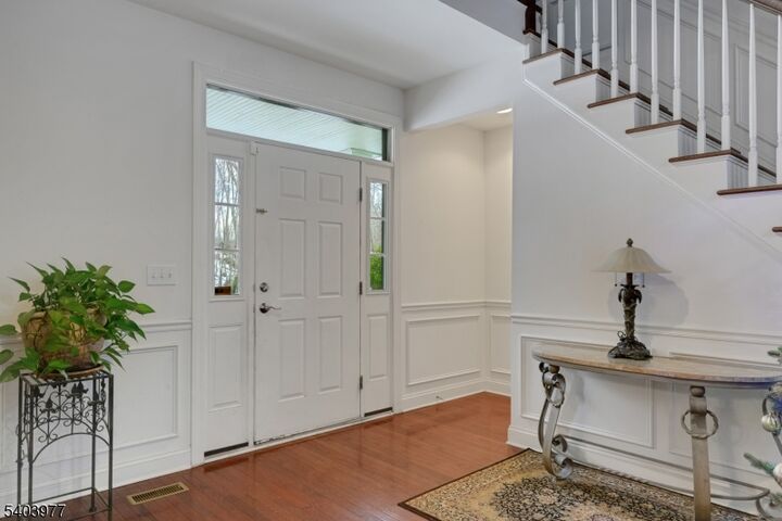 Property Photo:  9 Skyview Ter  NJ 07457 