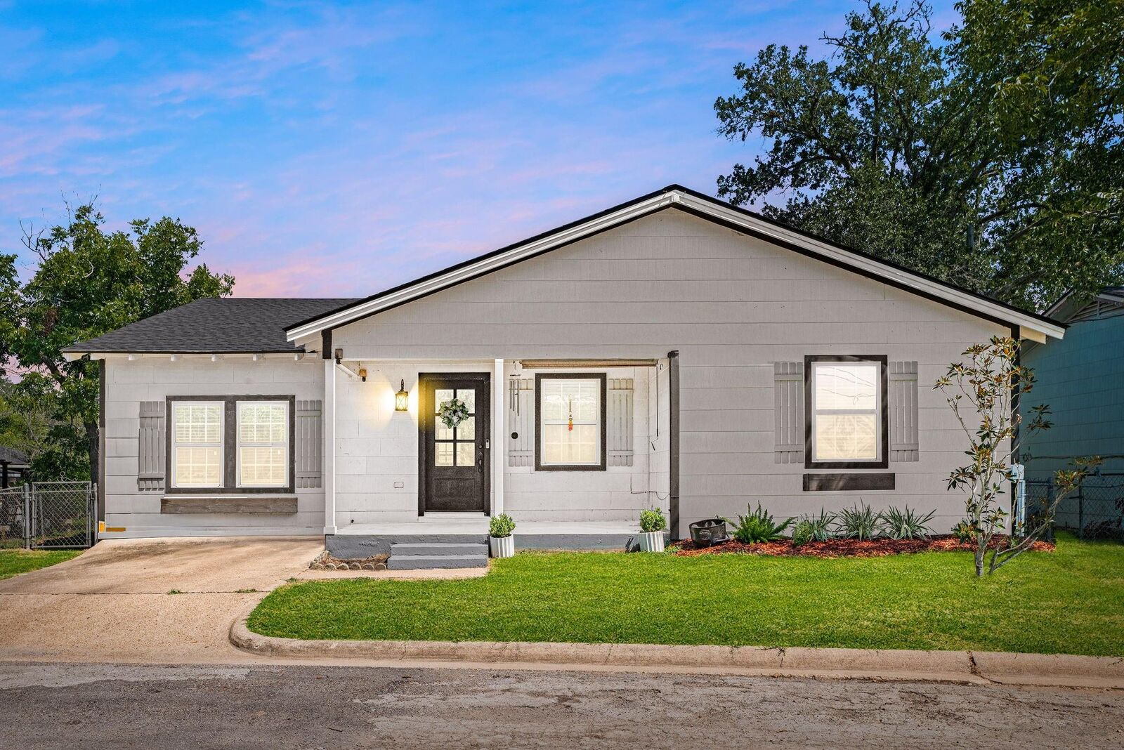 Property Photo:  415 N Baron Street  TX 77418 