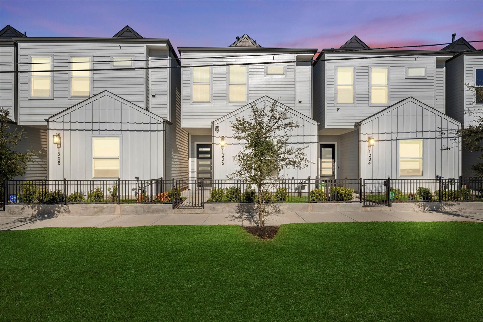 Property Photo:  1206 Prince Street  TX 77008 