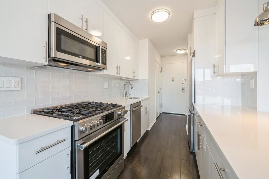 Property Photo:  500 Central Ave 302  NJ 07087 