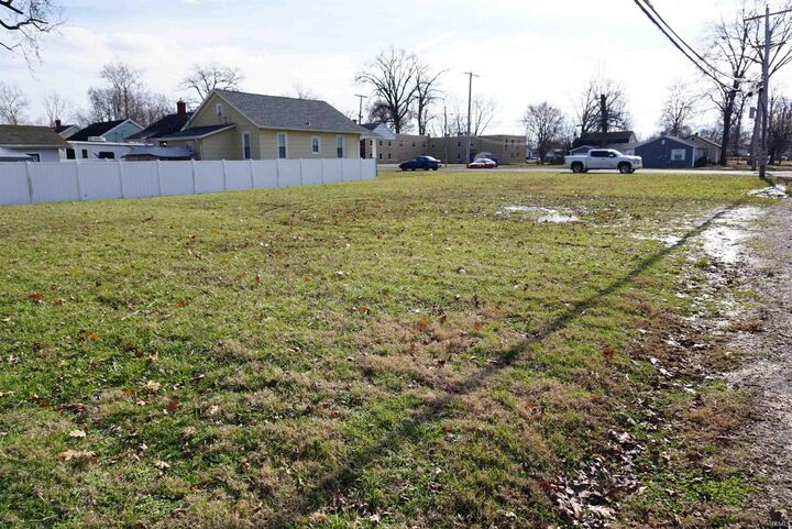 Property Photo:  1550 Keck Avenue  IN 47711 