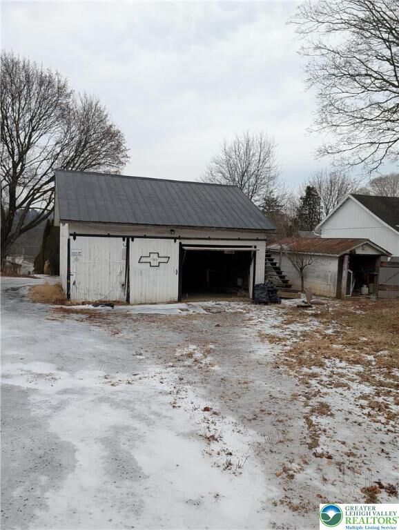 Property Photo: 7487 Camp Meeting Road PA 18066