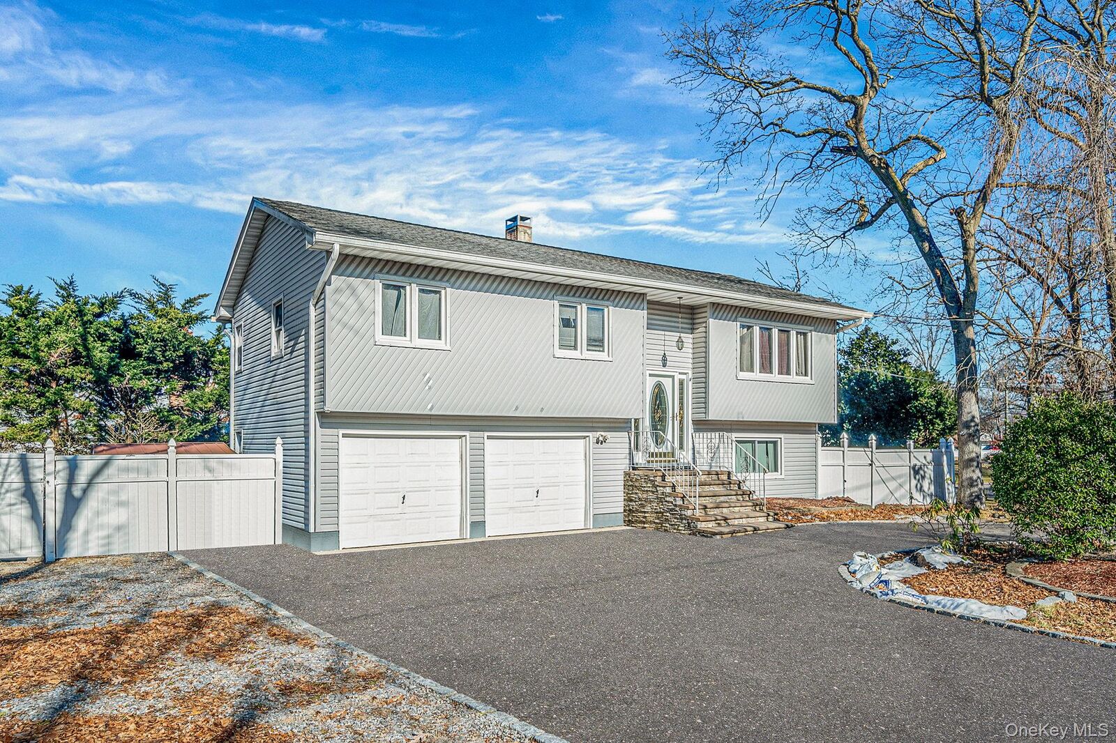 Property Photo:  299 Seminole Street  NY 11779 