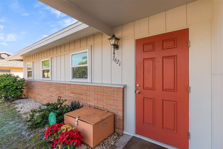 Property Photo:  3621 S Lockwood Ridge Road  FL 34239 