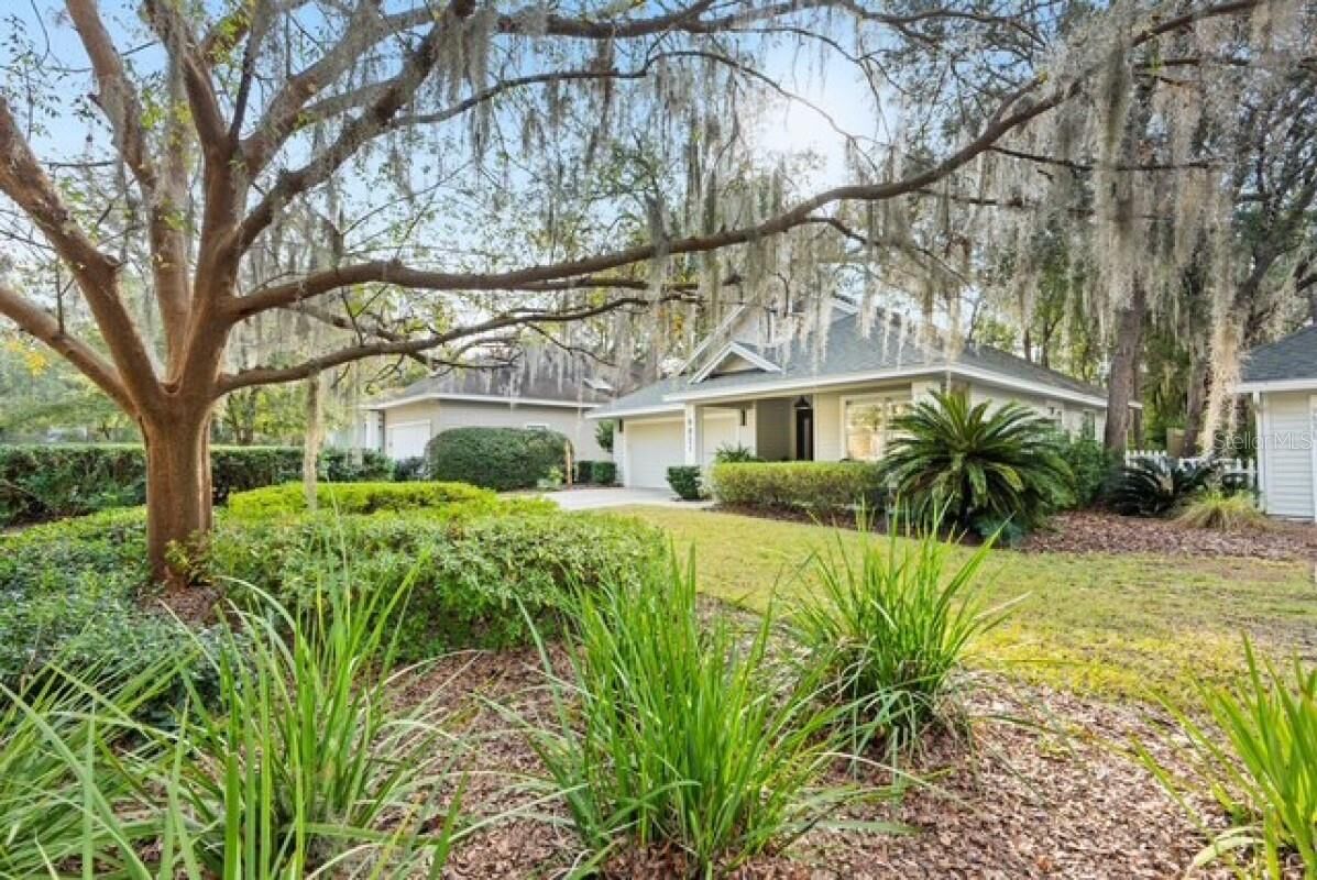 Property Photo:  9821 SW 34th Road  FL 32608 