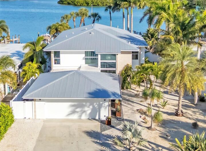 Property Photo:  701 Tyler Drive  FL 34236 