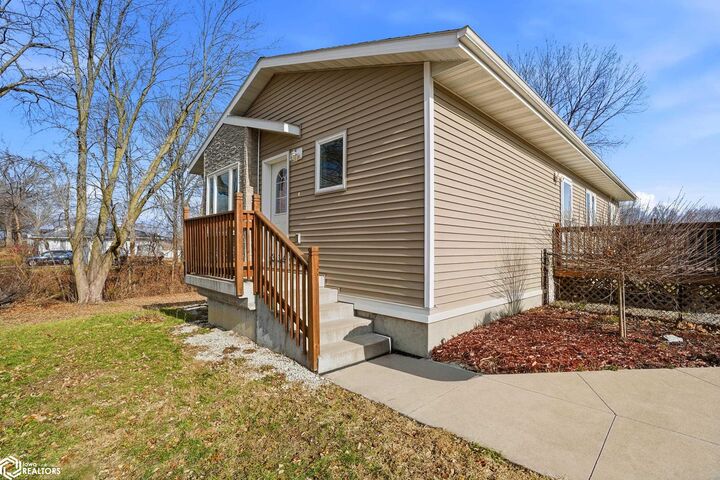 Property Photo:  314 West Burlington Avenue  IA 52655 