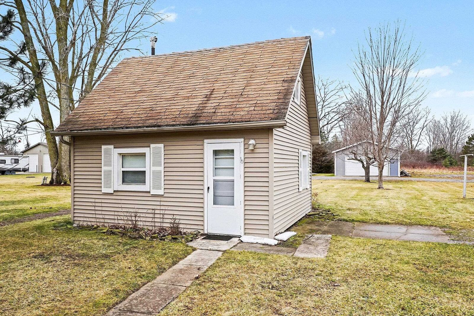 Property Photo: 3378 State St Road MI 48706