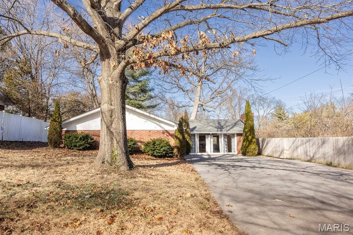 Property Photo:  5 Cheshire Drive  IL 62223 