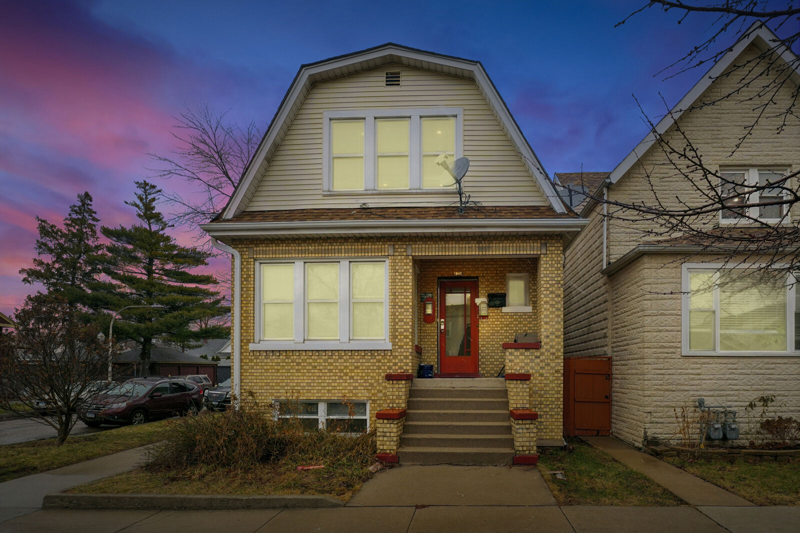 Property Photo:  4954 W Byron Street  IL 60641 