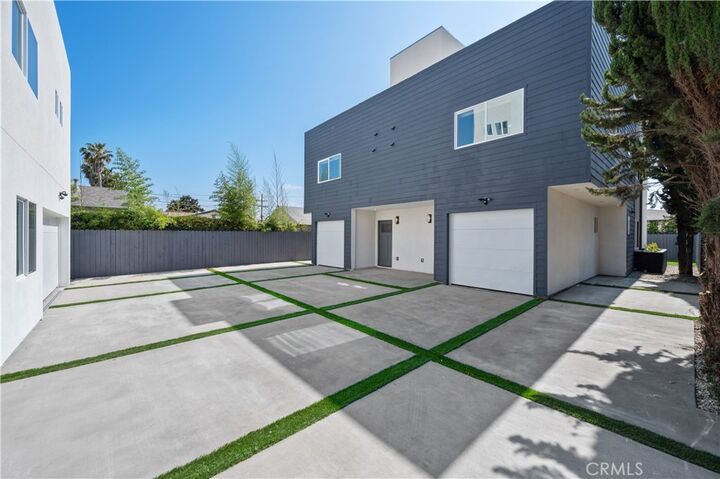 Property Photo:  2935 West Boulevard  CA 90016 