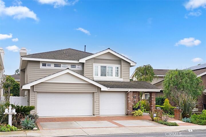 Property Photo:  4 Laurelglen  CA 92614 