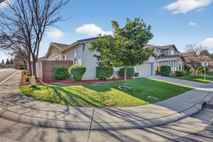 Property Photo: 721 Bluestone Circle CA 95630