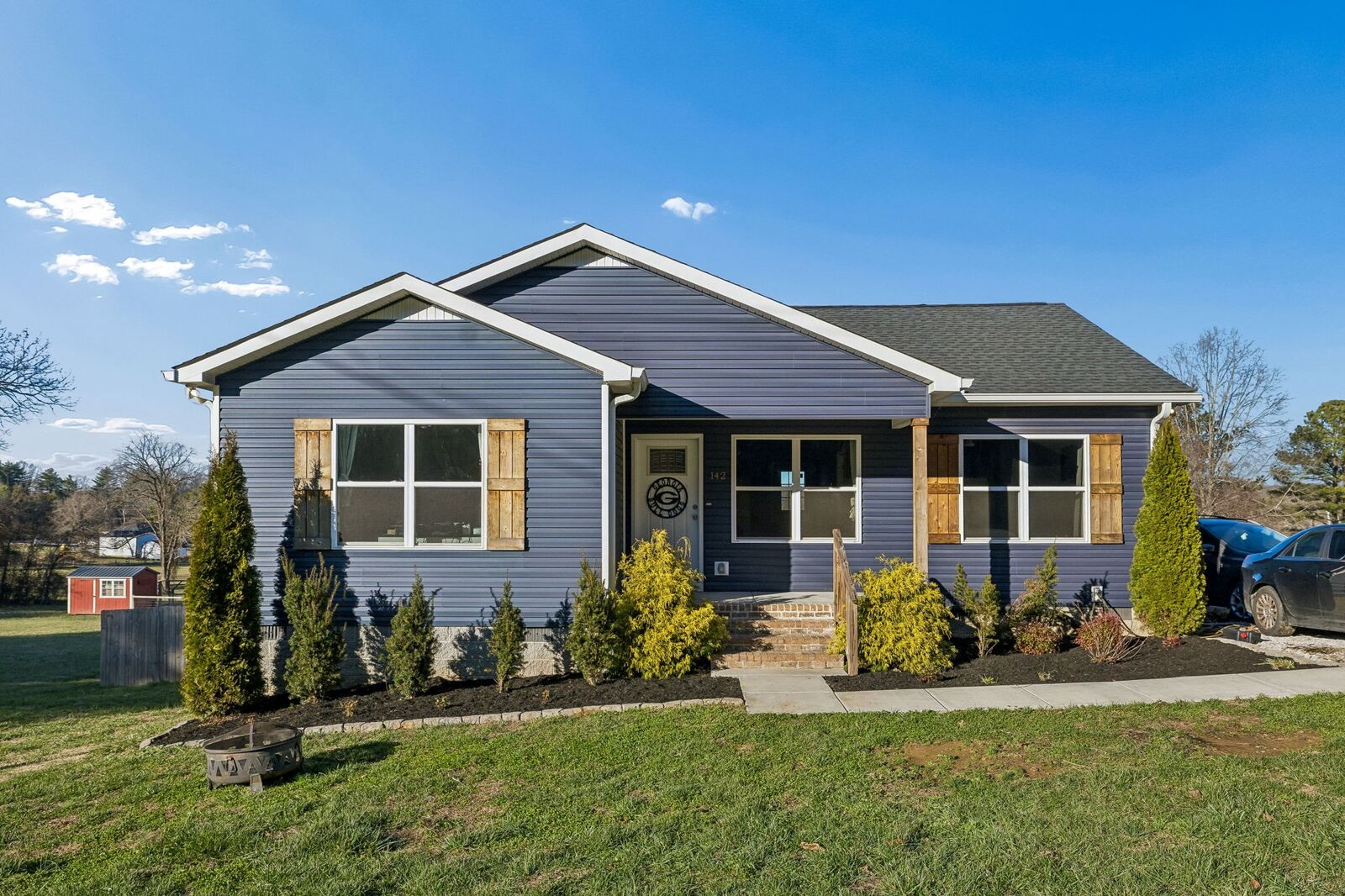 Property Photo:  142 Pine Ave  TN 37357 