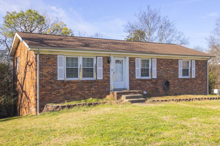 Property Photo: 2825 Desplane Dr TN 37217