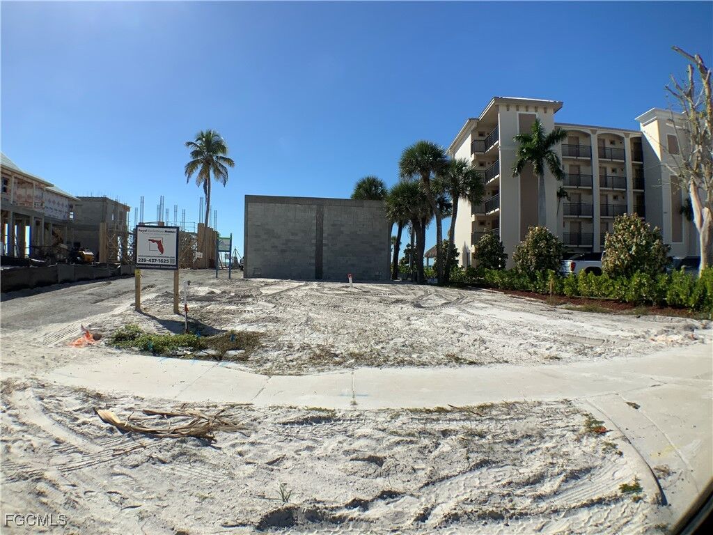 Property Photo: 700 Estero Boulevard FL 33931