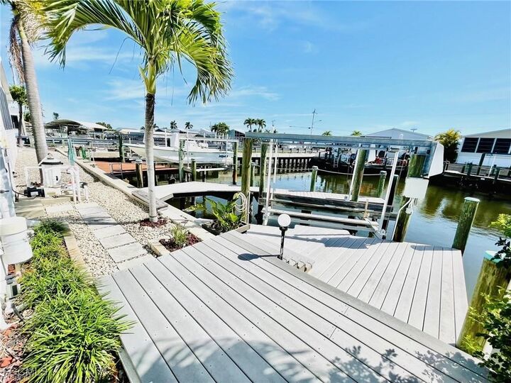 Property Photo:  3064 Sloop Lane  FL 33956 