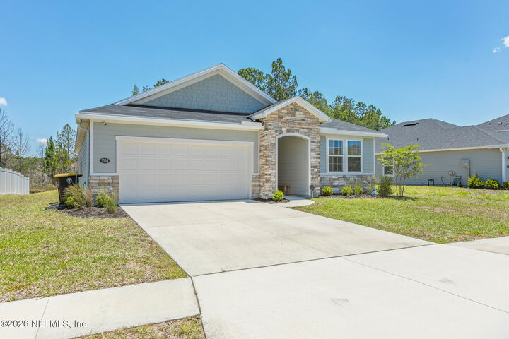 Property Photo:  1305 Panther Lake Parkway  FL 32221 