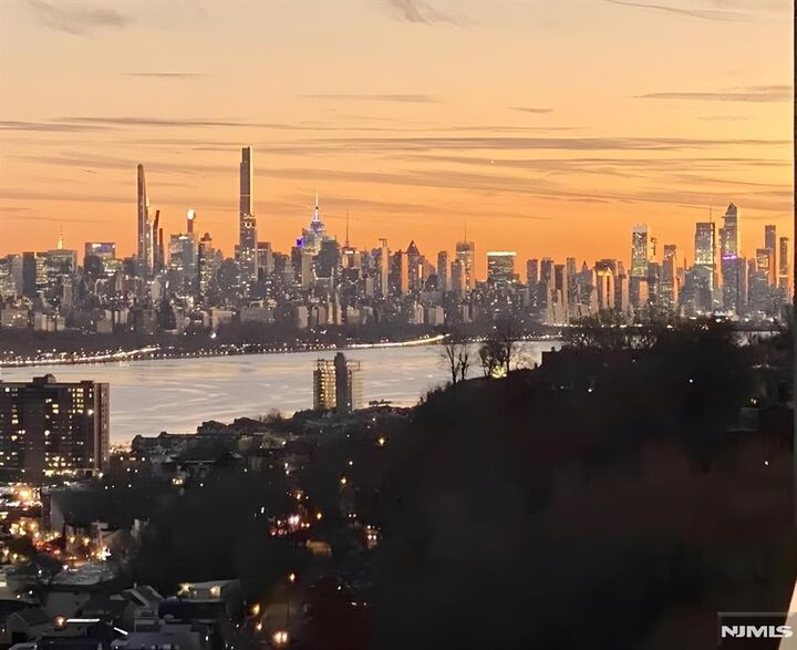 Property Photo:  3 Horizon Road #1004  NJ 07024 