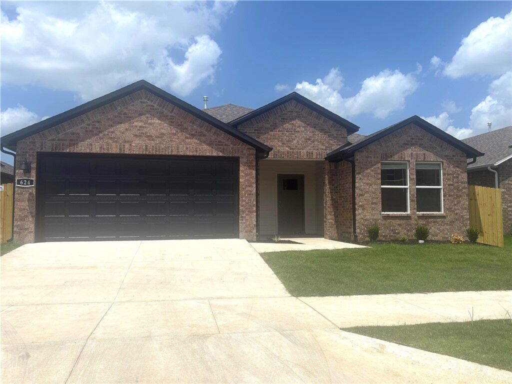 Property Photo:  624 S Neon Avenue  AR 72704 