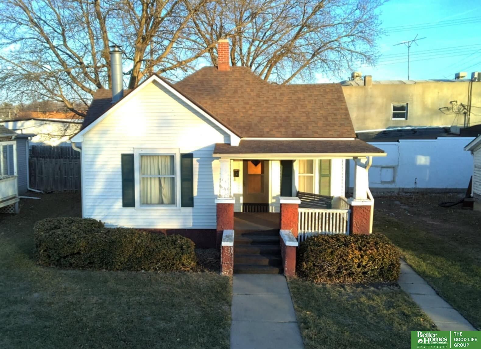 Property Photo:  812 N Platte Avenue  NE 68467 