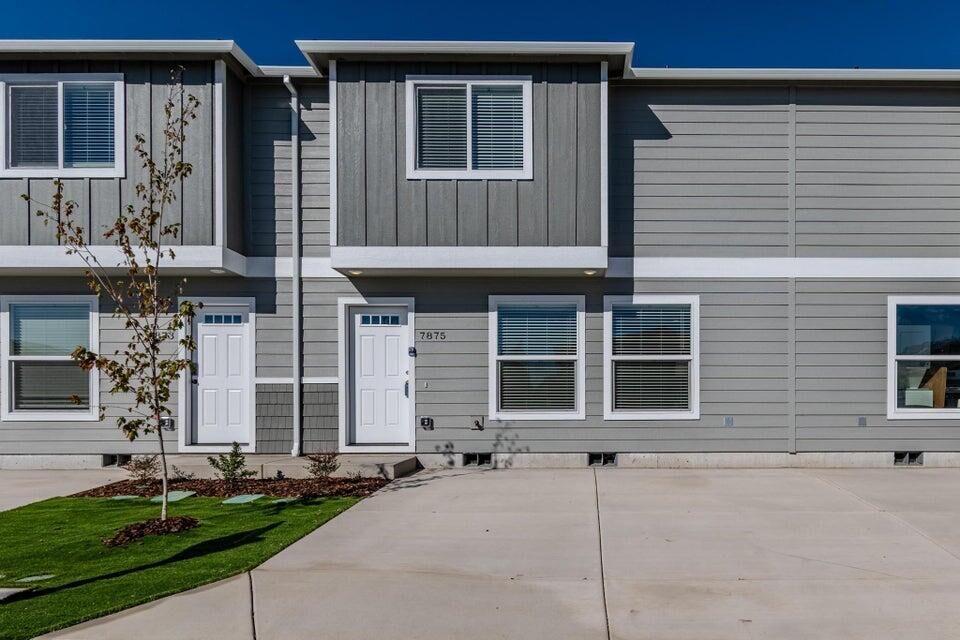 Property Photo:  7877 Houston Loop  OR 97503 