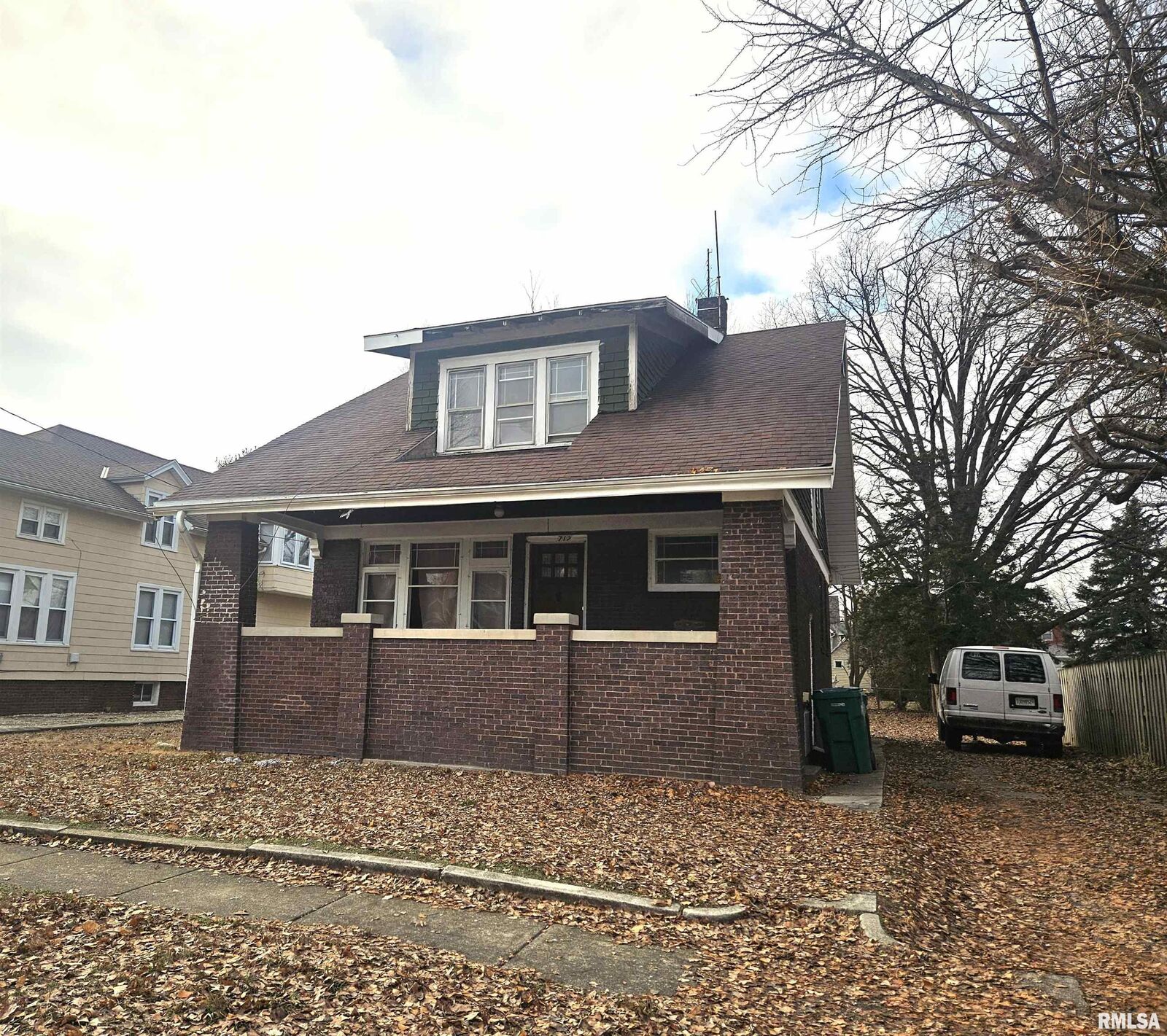 Property Photo:  712 Beecher Avenue  IL 61401 