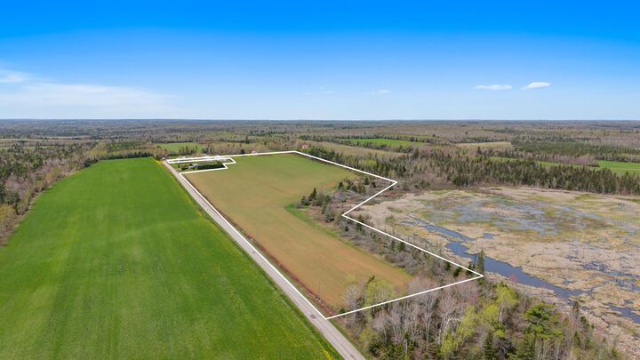 Macphee Road Acreage — photo 1