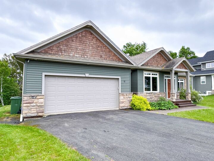 Property Photo:  41 Southampton Drive  PE C1B 0B2 