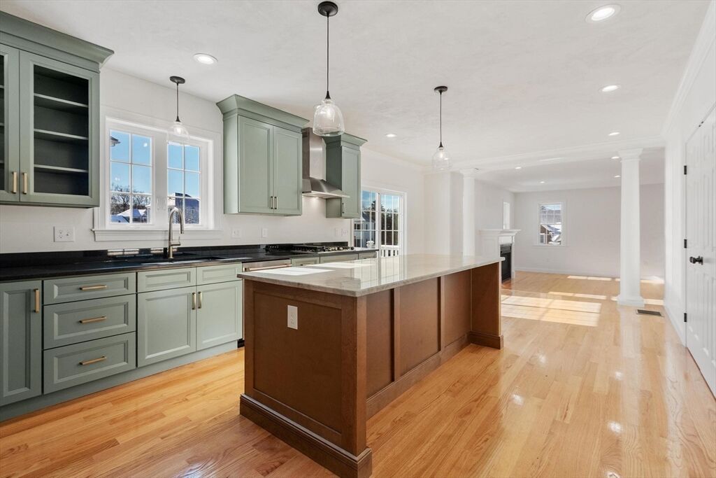 Property Photo:  2 Clover Glen Cir  MA 01545 