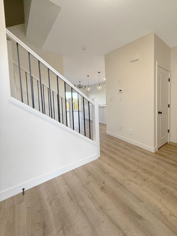 Property Photo:  951 41 Avenue N  AB T1H 7G9 