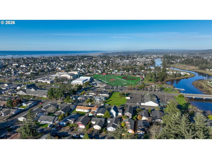 Property Photo:  1255 Avenue A  OR 97138 