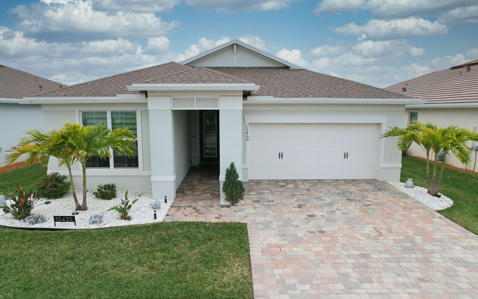 Property Photo: 13435 SW Vermillion Circle FL 34987