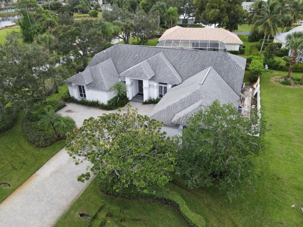 Property Photo: 1111 SE Westchester Drive FL 34952