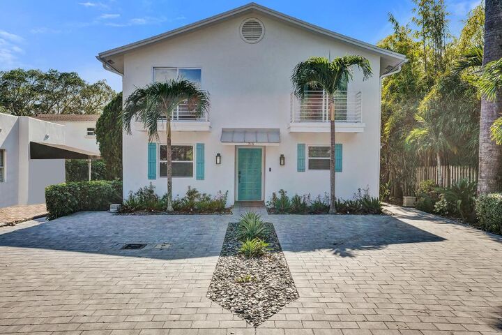 Property Photo:  218 NE 10th Street  FL 33444 