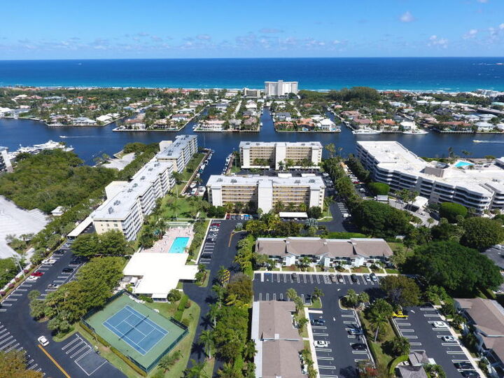 Property Photo:  1 Harbourside Drive 1106  FL 33483 