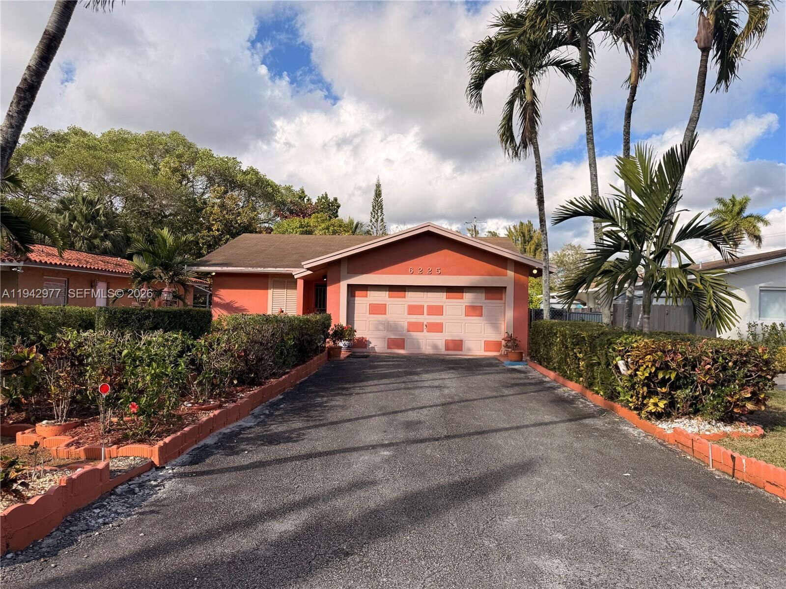 Property Photo:  6225 SW 59th St  FL 33143 