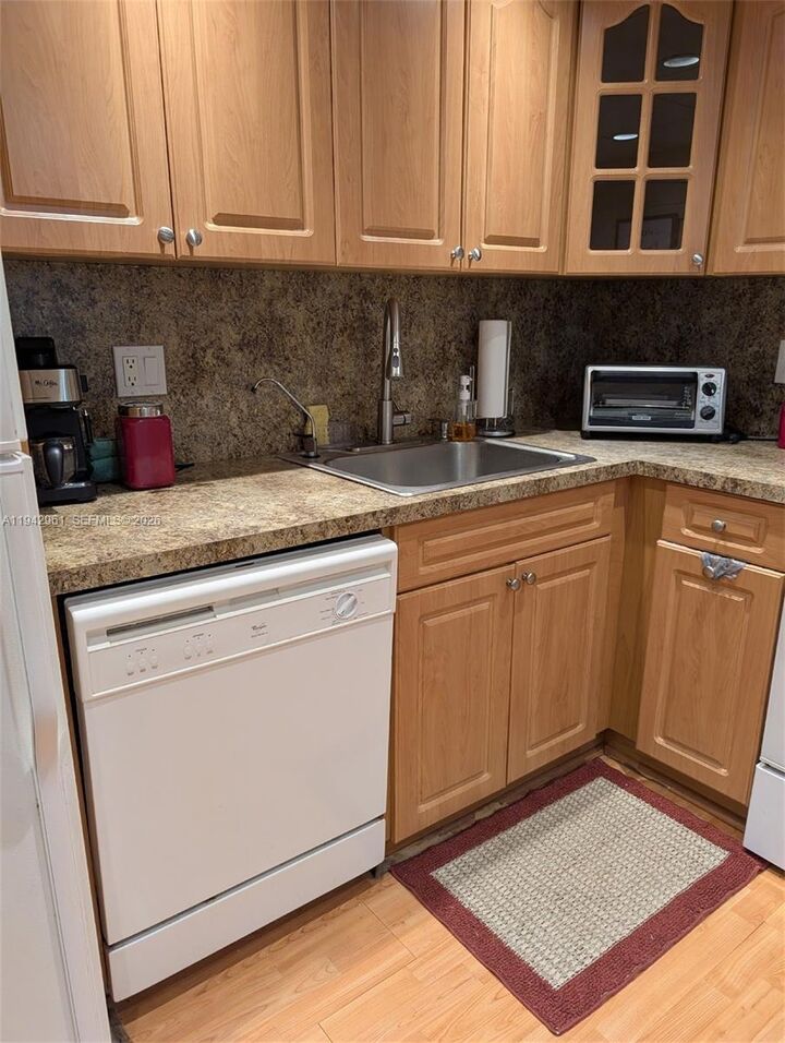 Property Photo:  900 Saint Charles Pl L6  FL 33026 