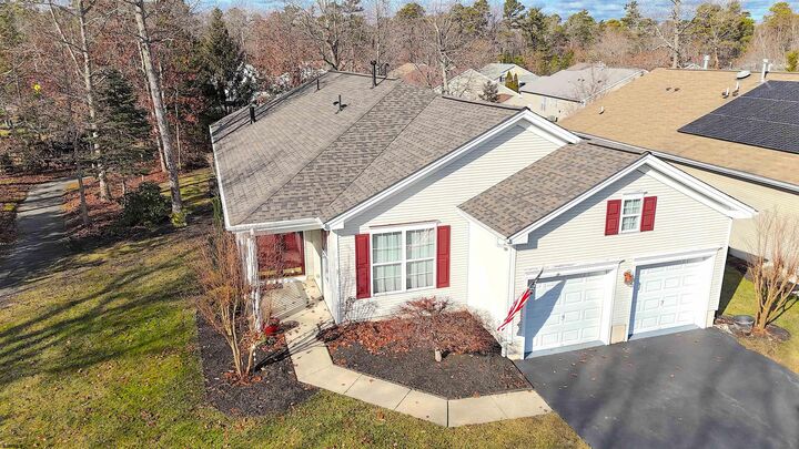 Property Photo: 1 Marlowe Ct Ct NJ 08205