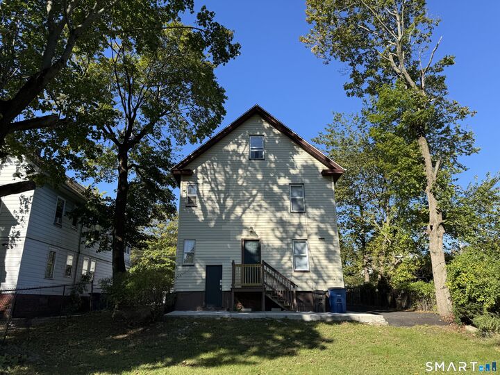 Property Photo:  393 Newhall Street  CT 06511 