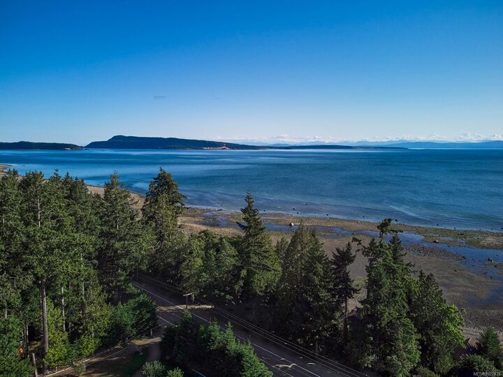 Property Photo: 6632 Island Hwy W BC V0R 1G0