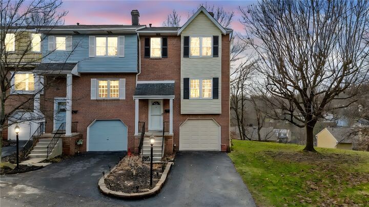 Property Photo:  1618 Calico Ct  PA 15102 