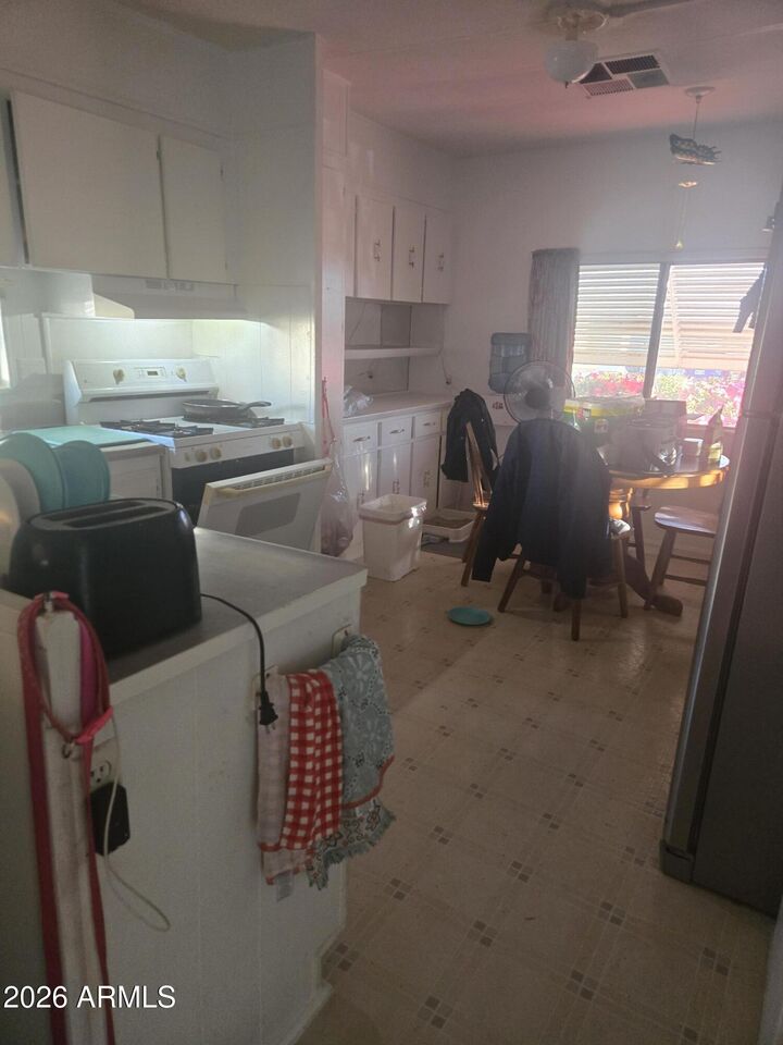 Property Photo:  269 N Winchester Road Ofc  AZ 85119 