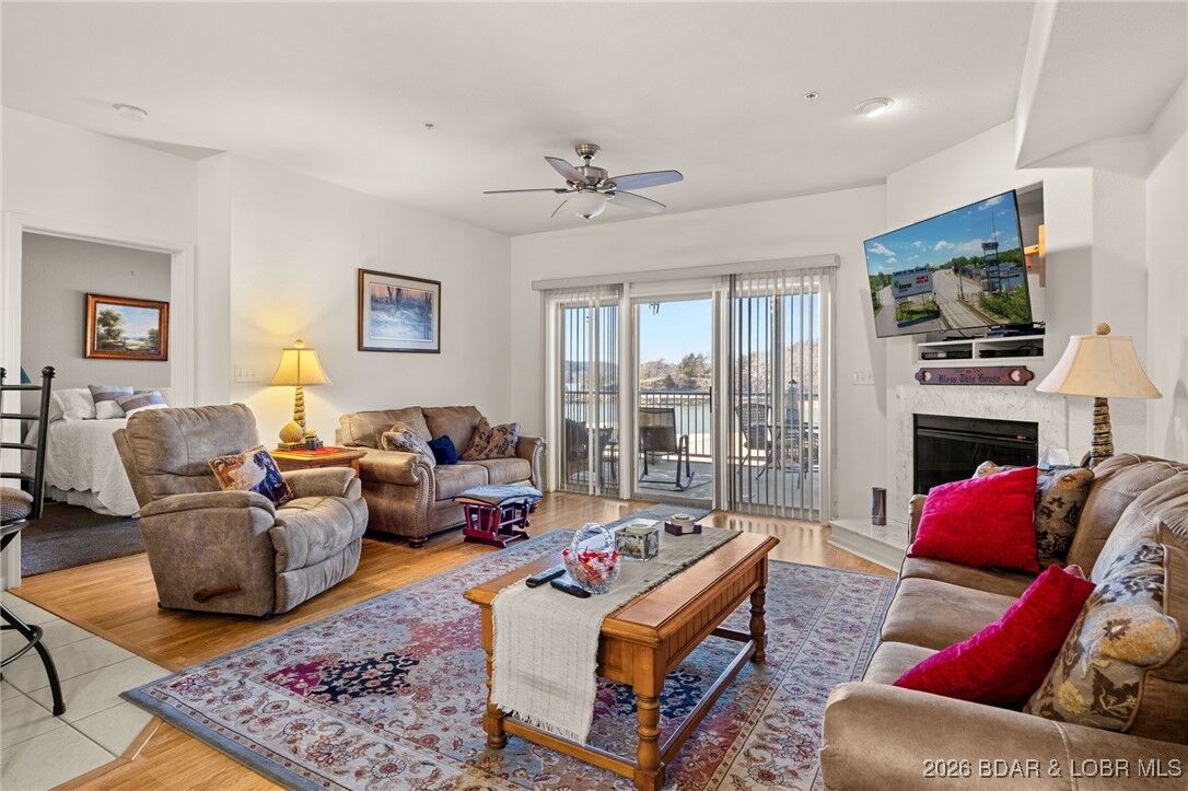 Property Photo:  562 Hyd A Way 3E  MO 65020 