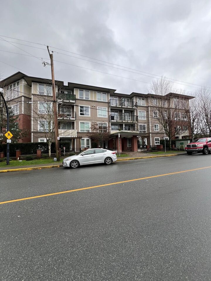 Property Photo: 12040 222 Street 304 BC V2X 5W1