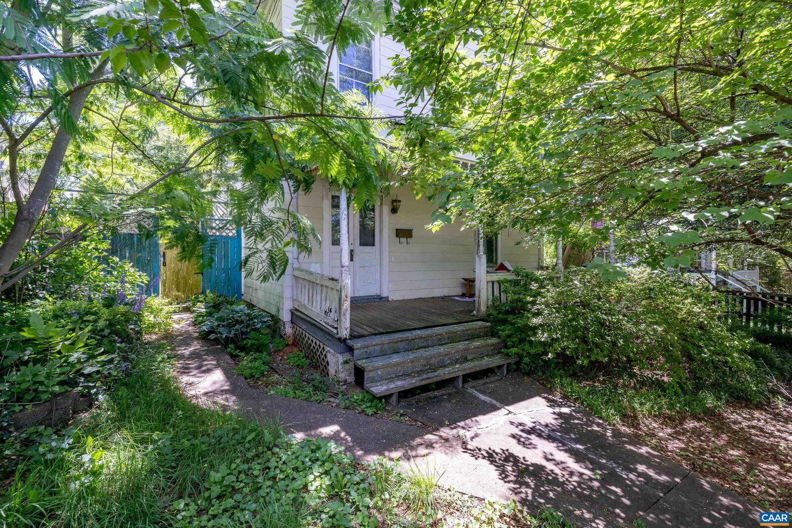 Property Photo:  708 Locust Ave  VA 22902 
