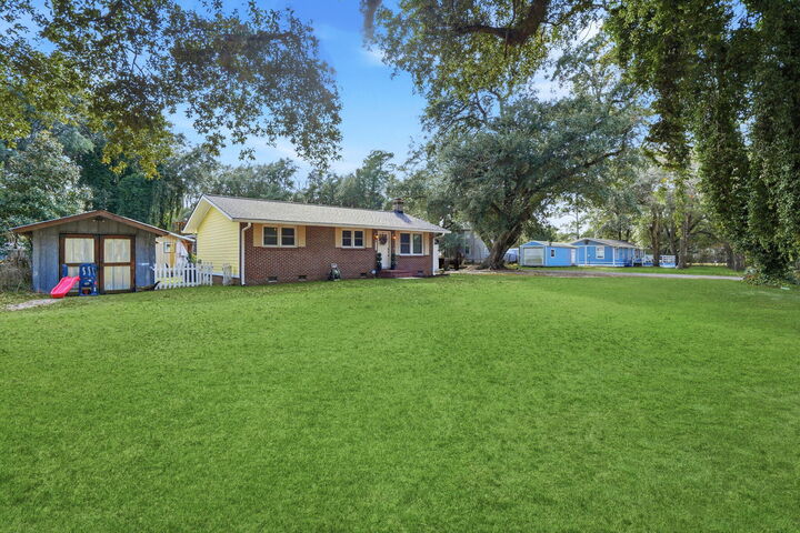 Property Photo:  939 Black Oak Road  SC 29431 